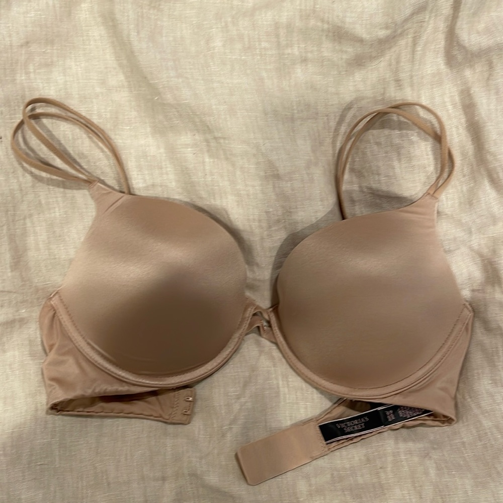 NWOT Victoria’s Secret Very Sexy Tan Bra